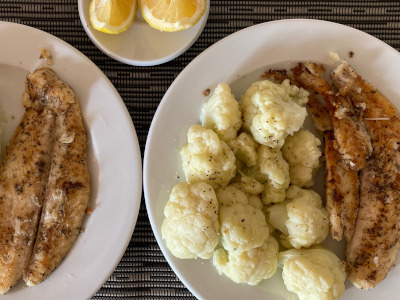 plat de poisson et chou-fleur
